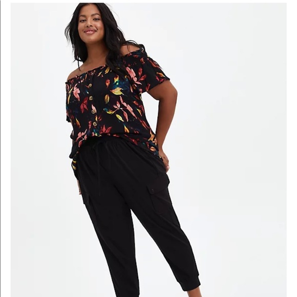 Torrid Smocked Cold Shoulder Black Leaf Top 3X - Picture 3 of 6